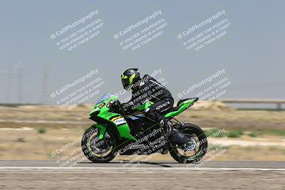 media/Aug-03-2025-TrackDaz (Sun) [[bf4a71acf9]]/B Group/1220pm (Wheelie Bump)/
